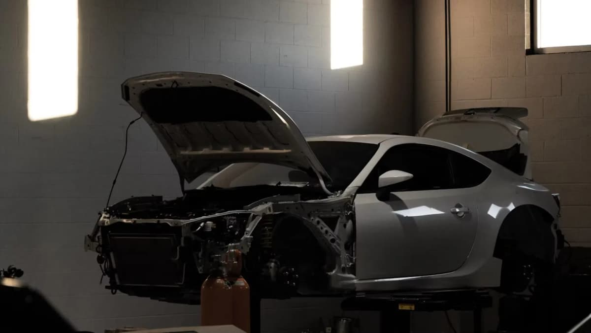 Body panel refinishing